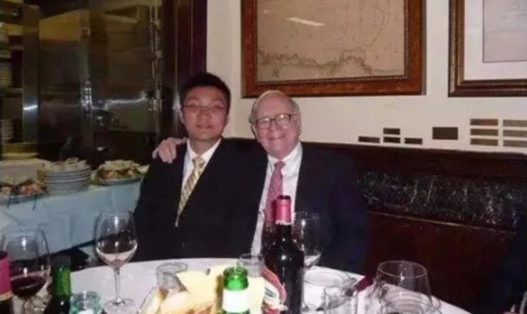 拼多多创始人黄峥个人简历资料,拼多多董事长黄峥做客人民网访谈