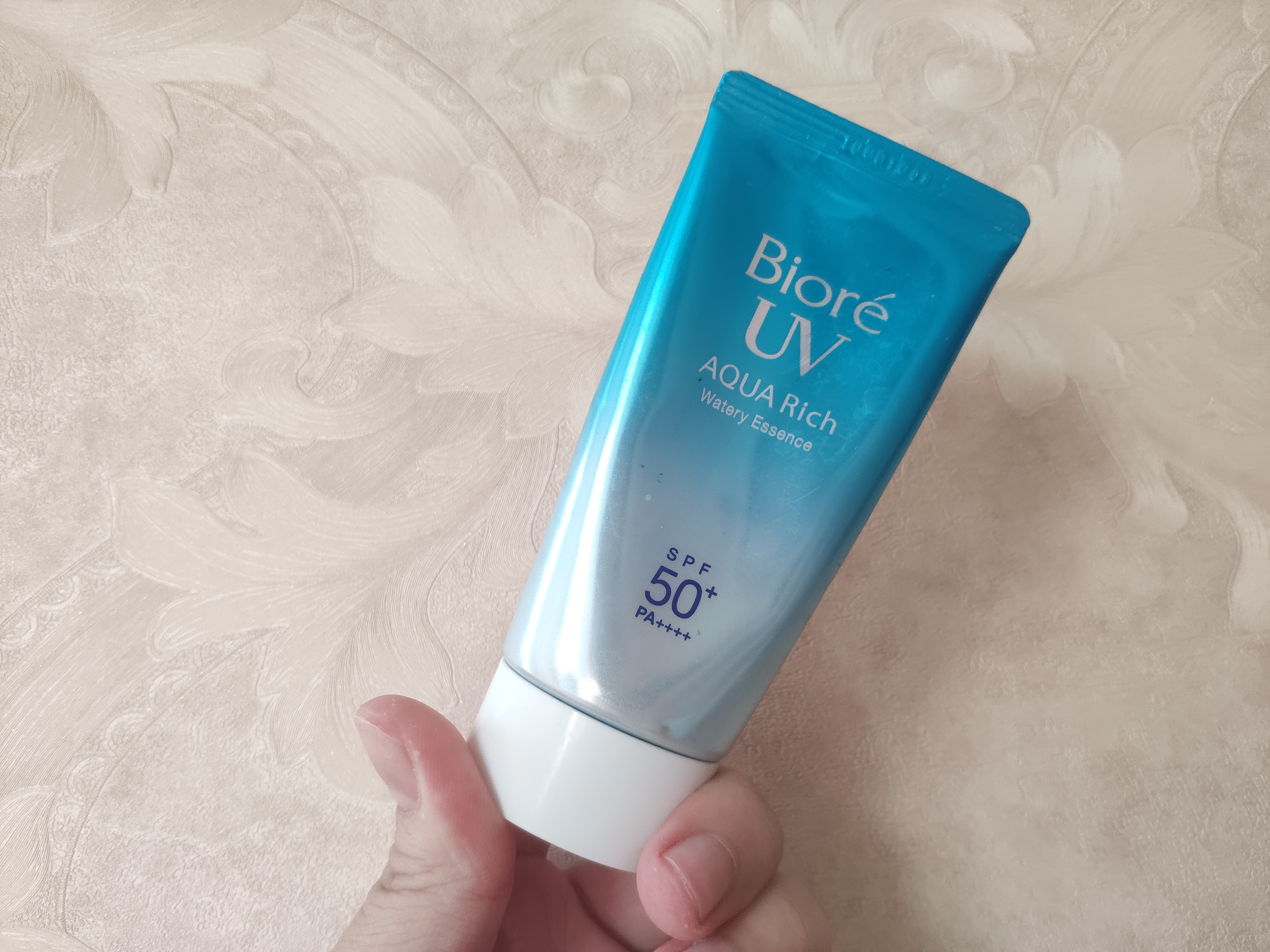 科颜氏防晒两个款哪个更适合油皮,科颜氏清爽防晒好用吗