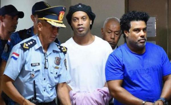 小罗世界足球先生,小罗第二次加冕足球先生