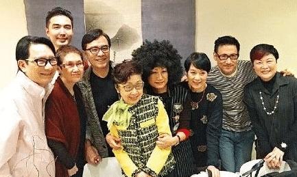 当年是香港黑帮龙头，谢贤是他结拜兄弟，张学友是他干女婿