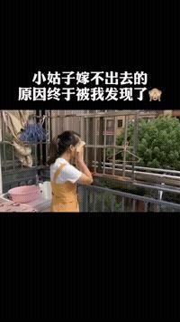 街舞少年不戴口罩民警这样警告,不戴口罩的街舞少年