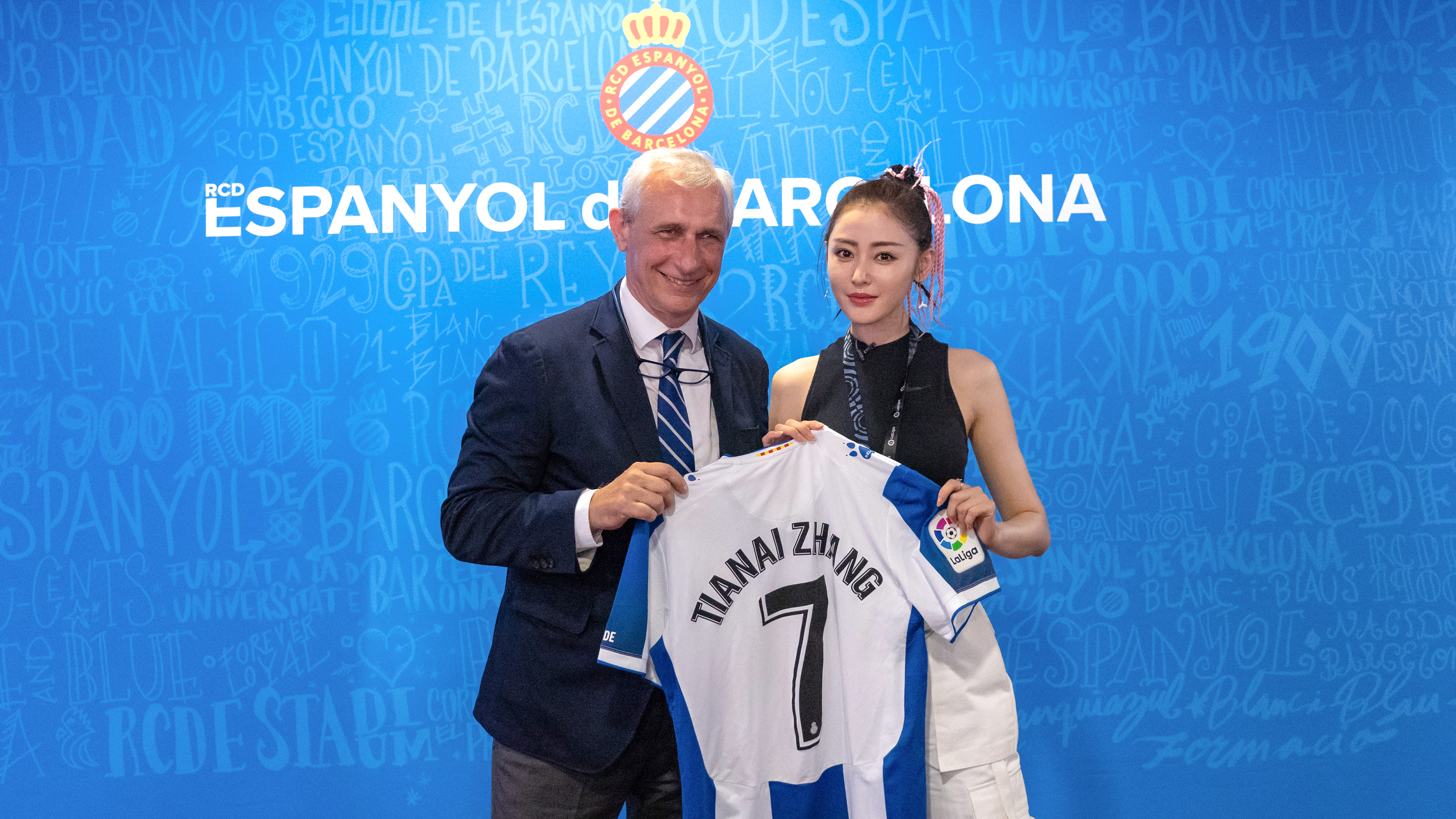 荟萃楼珠宝加盟,荟萃楼珠宝为什么一直招人