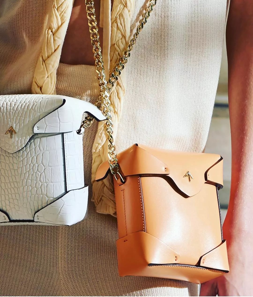 春天适合什么颜色包包,春天背什么颜色的包包