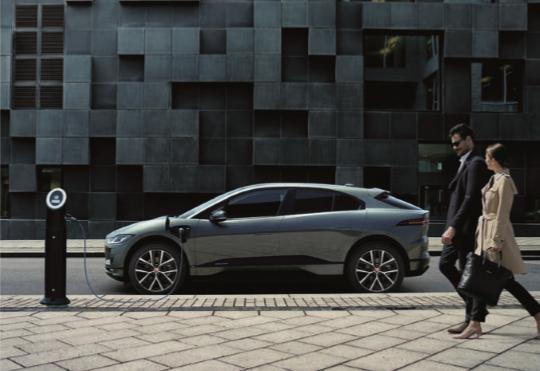 捷豹赛道版电动f-pace,高端新能源车新选择捷豹i-pace