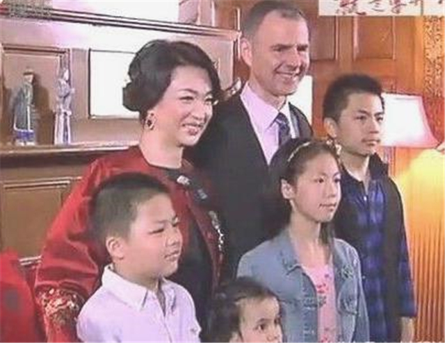 孩子在学校被人嘲笑怎么正确引导,孩子受到同学嘲笑怎么和孩子沟通