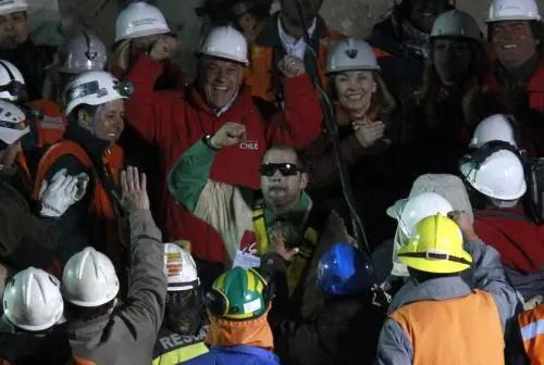 智利矿难救援纪录片,智利矿难被困69天电影