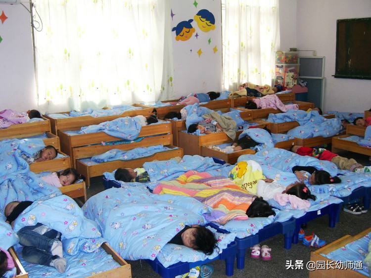 不肯午睡的幼儿如何管理,一招解决幼儿不睡午觉