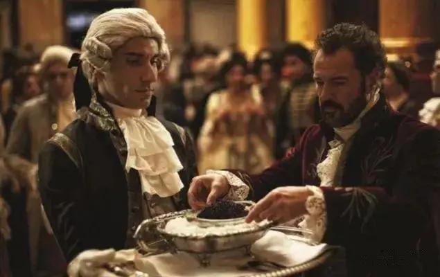 一千斤的鱼子酱,一千元一罐的鱼子酱