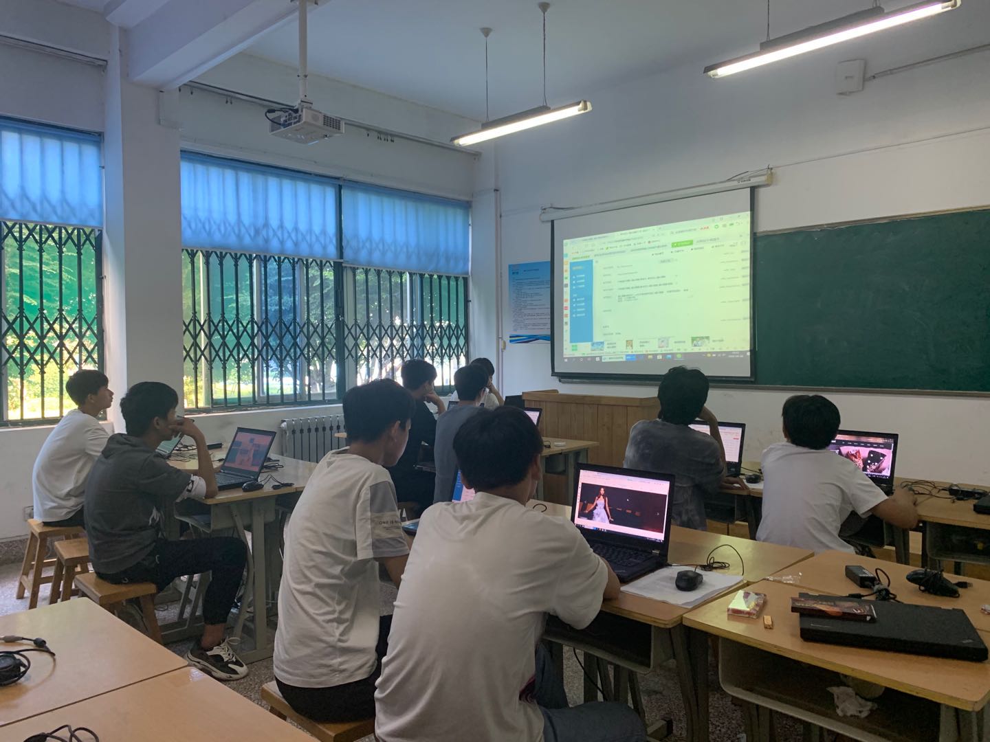 「新生阶段学习成果展示」我在卓训华育IT收获的第一份果实