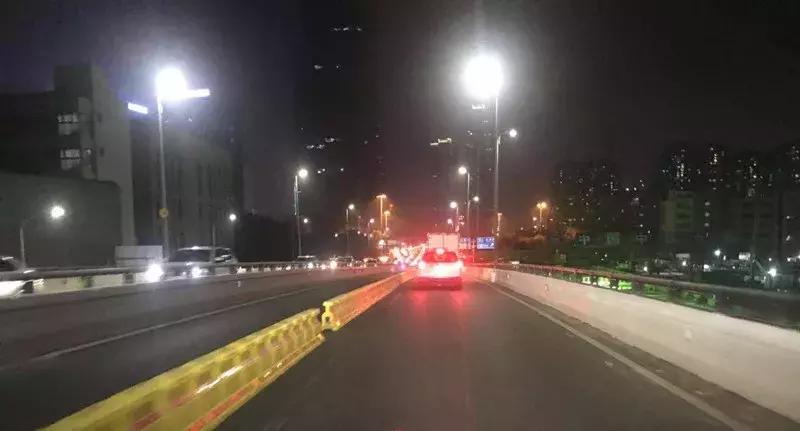 高速潮汐车道开通,全国首条自动化潮汐车道