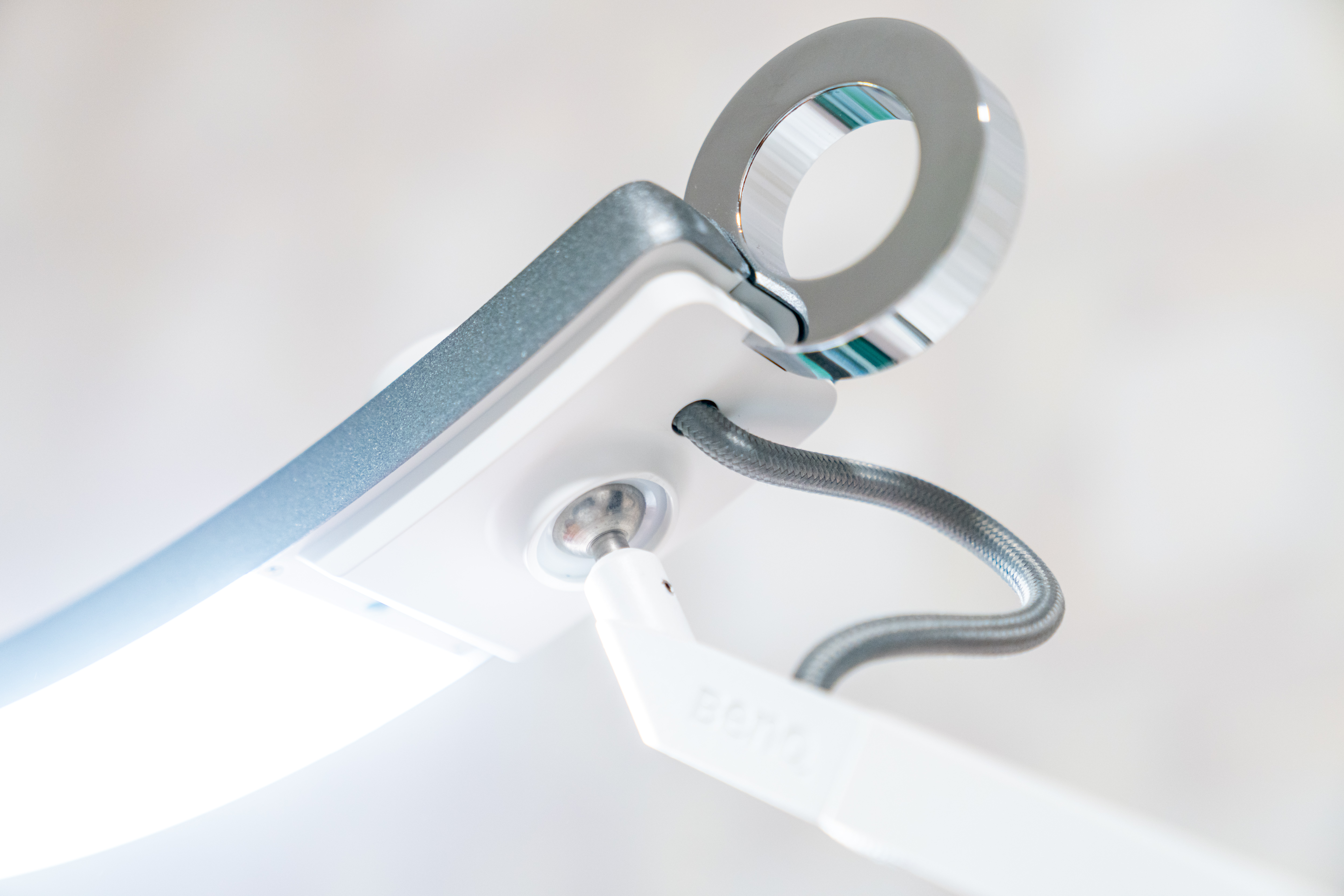 打造理想的居家办公环境:乐歌升降桌/台+明基灯具晒单