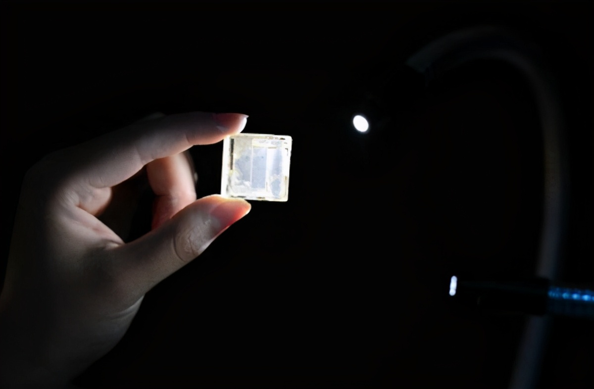 激光*器武**有多强？中国晶体技术领先全球，被美军视为最大威胁