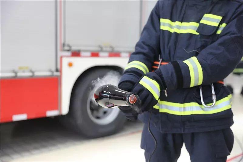 300元吹风机是智商税吗,2000元的吹风机