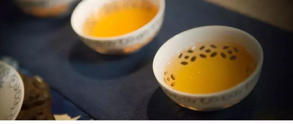 金骏眉红茶有柠檬黄吗,怎么分辨加柠檬黄的金骏眉