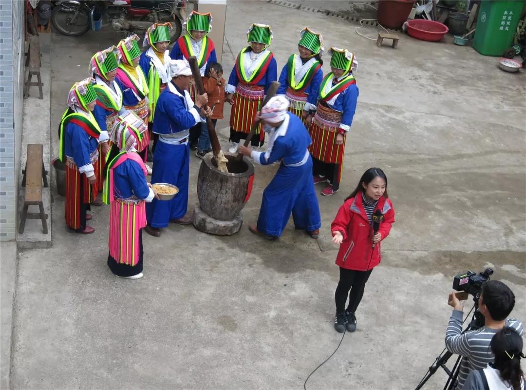 新春走基层山村别样年,新春走基层山里山外