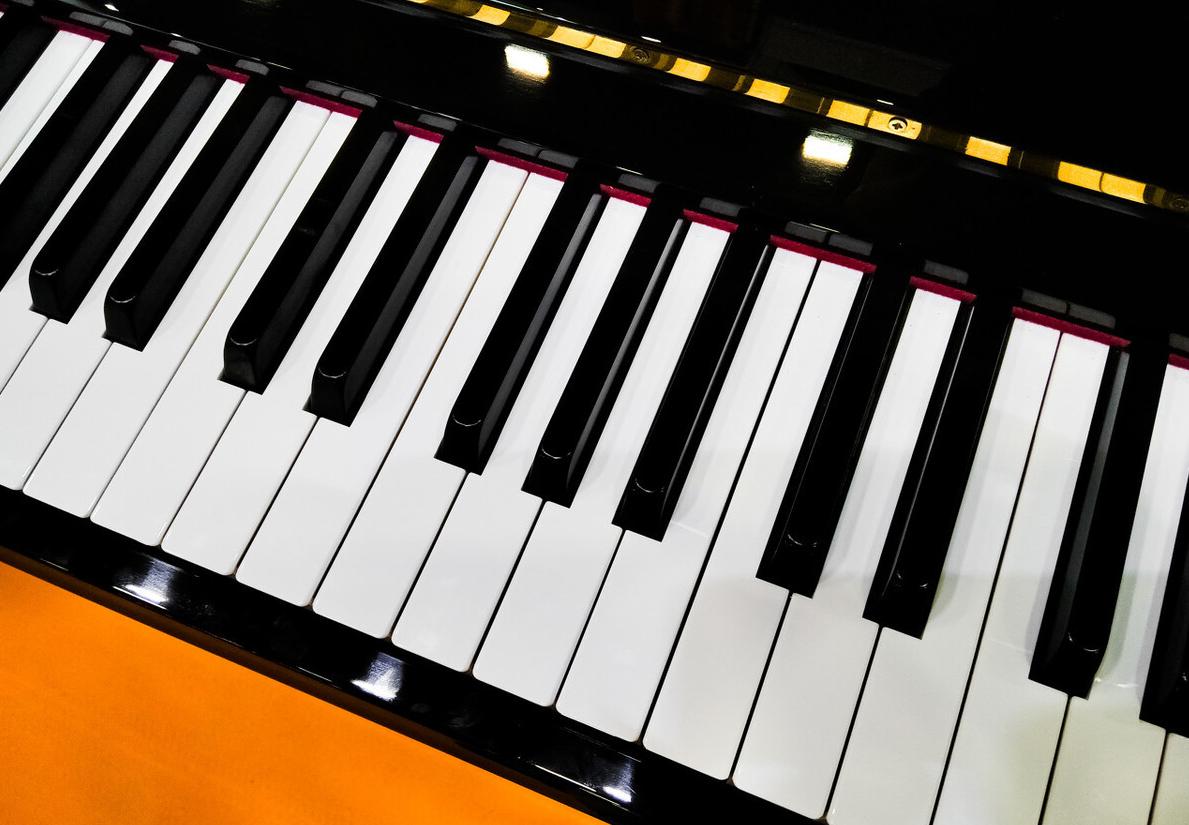 二手钢琴怎么选好,钢琴二手钢琴价格表