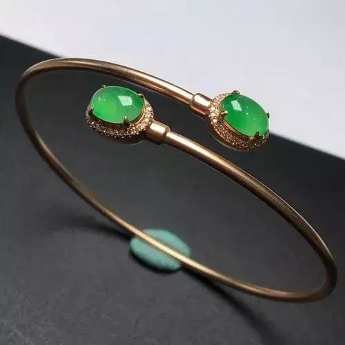 翡翠手镯怎样好戴一些,翡翠手镯是糯种好还是冰糯好