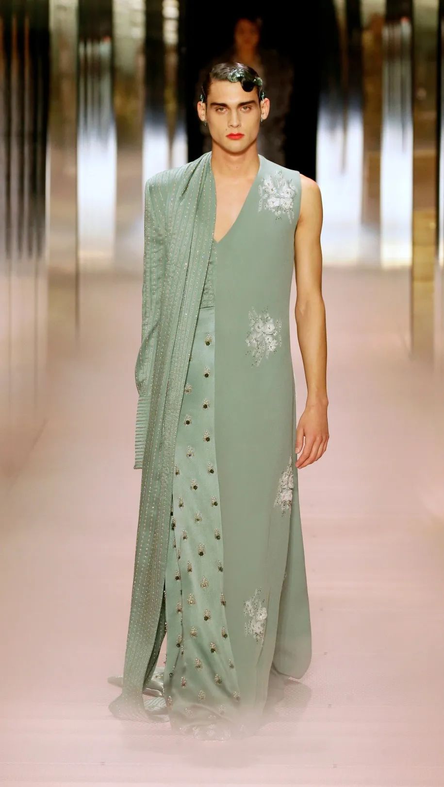 fendi2019春夏男士系列发布,fendi2019春夏系列时尚而时髦