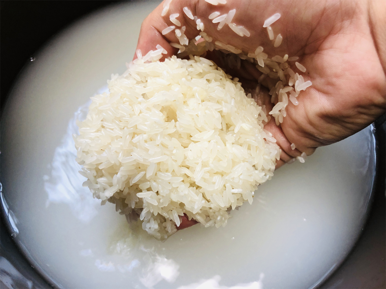 做白饭简单易学方法,煮白饭加什么又香又好吃