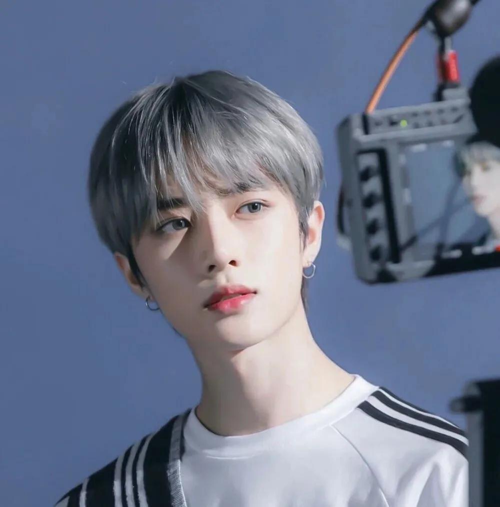 找好看高清的爱豆头像,那些爱豆头像都是在哪来的