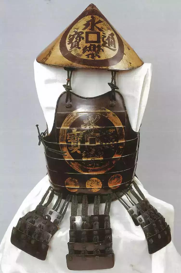 日本武士穿木屐打仗,日本武士盔甲是用竹子做的吗