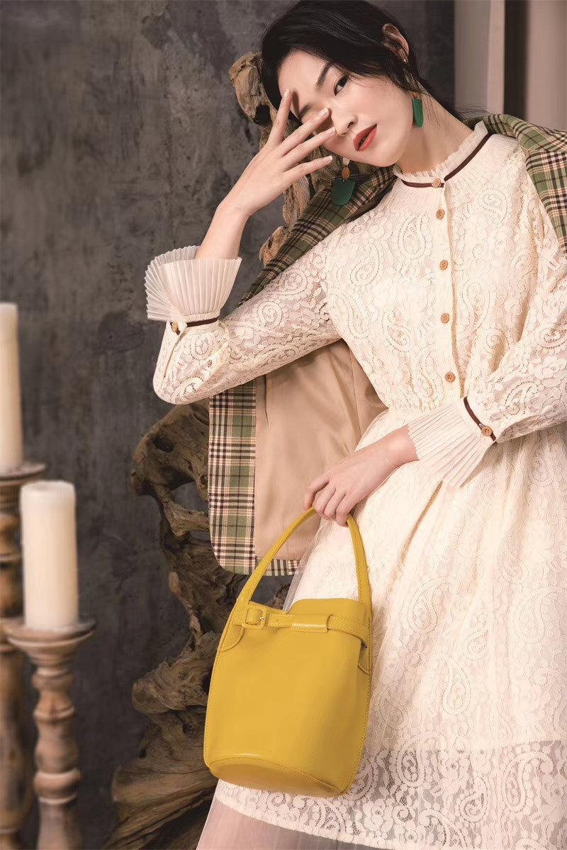 布根香尾货图片,布根香女装今年新款