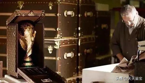 lv包包真的好看吗,为什么lv包包那么硬