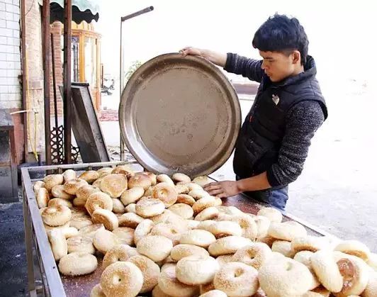 馕的种类,你吃过或见过的馕的种类