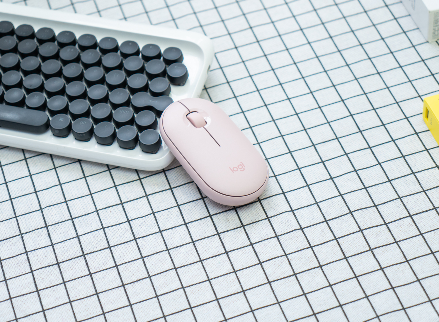 cherry鼠标和罗技鹅卵石,罗技鼠标m221与鹅卵石