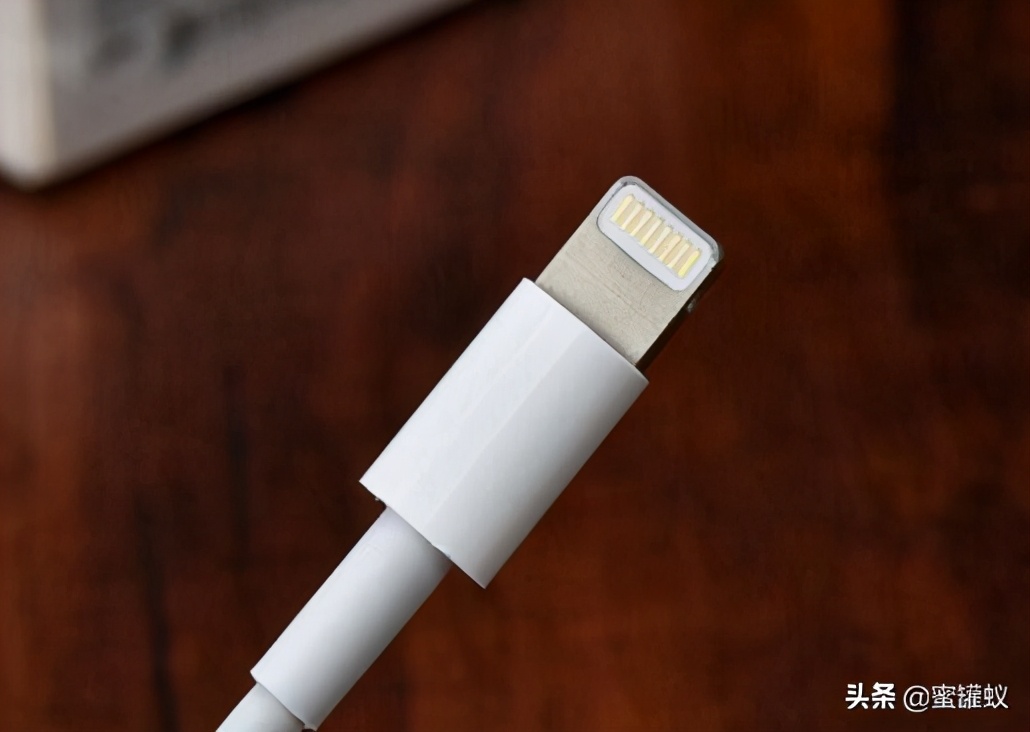 苹果手机充不进去电是怎么回事,苹果手机有充电符号但是充不上电