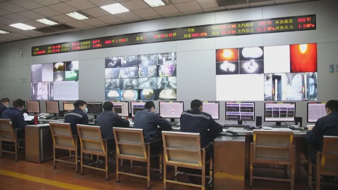 *疆新**楚星能源发展有限公司：坚守岗位过春节的发电工人