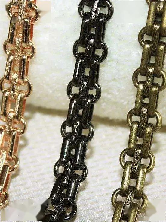 项链打结什么意思,项链耳环打结怎么解