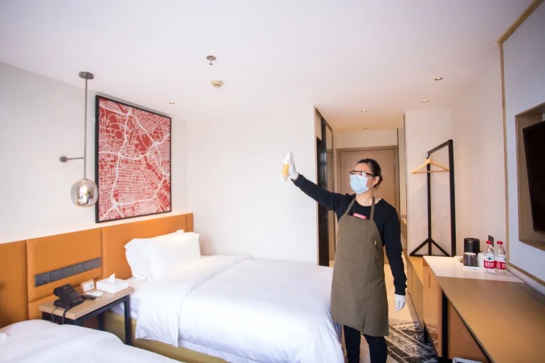 全程智能无接触服务让您安心入住,无接触智能入住