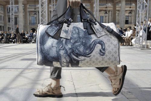 lv现在最火的款 (lv最经典的爆款)