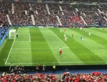 巅峰时期的c罗花式过人动图,c罗年轻时惊人瞬间