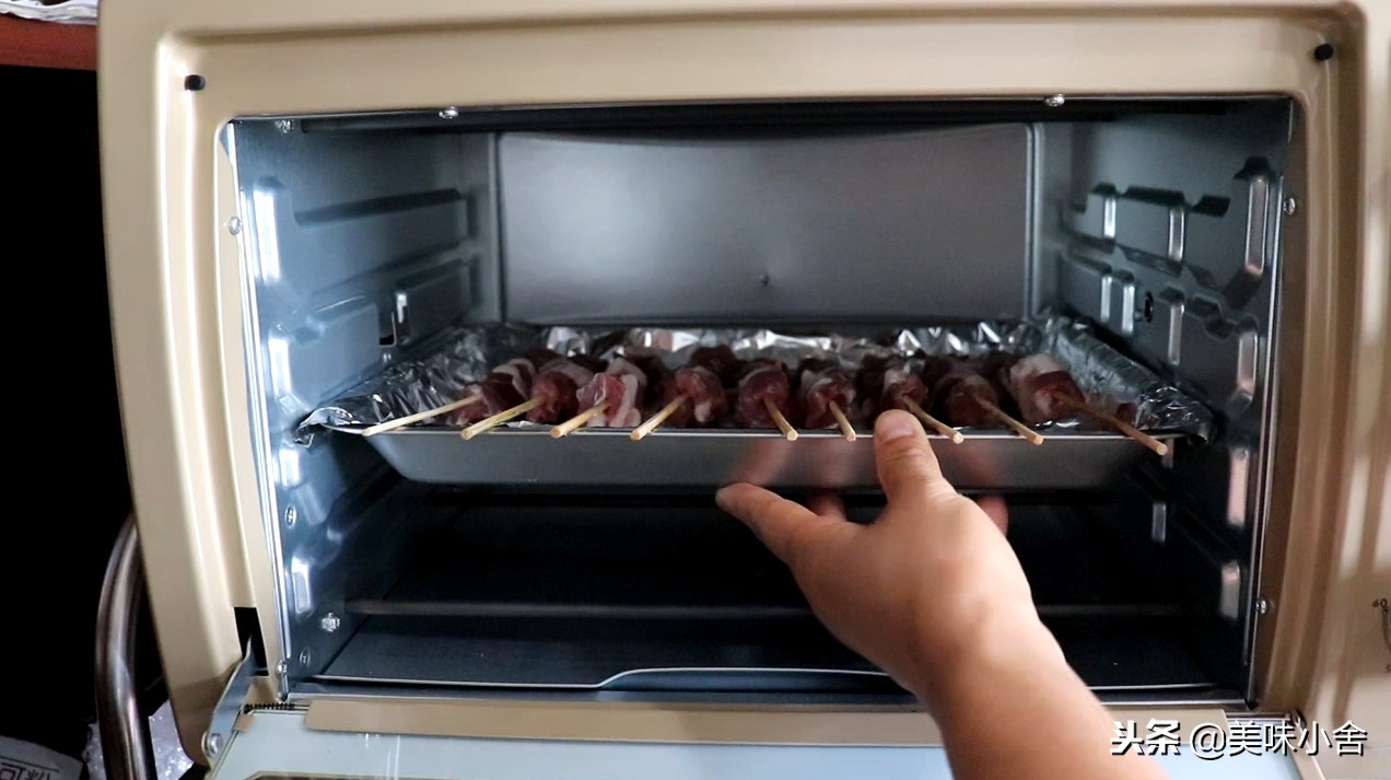 烤羊肉串难不难,烤羊肉串怎样掌握火候烤得好