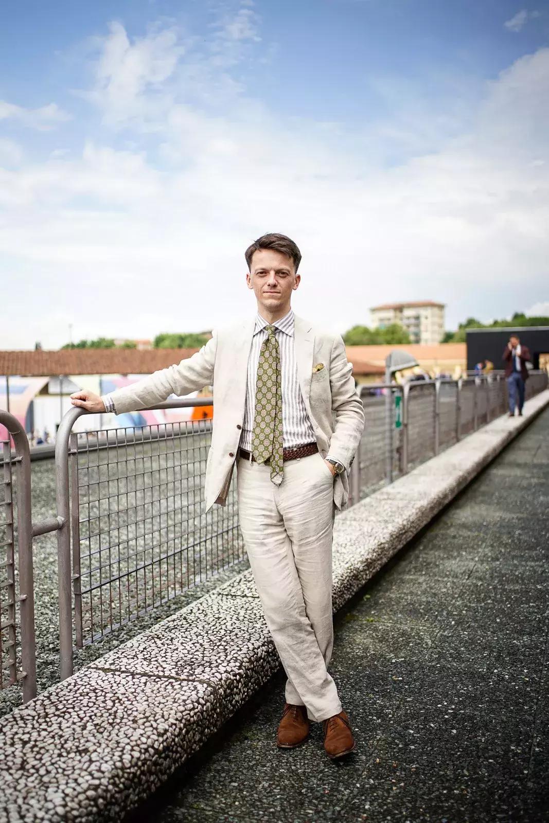 男士应该选择什么腰带,男士目前比较流行的腰带