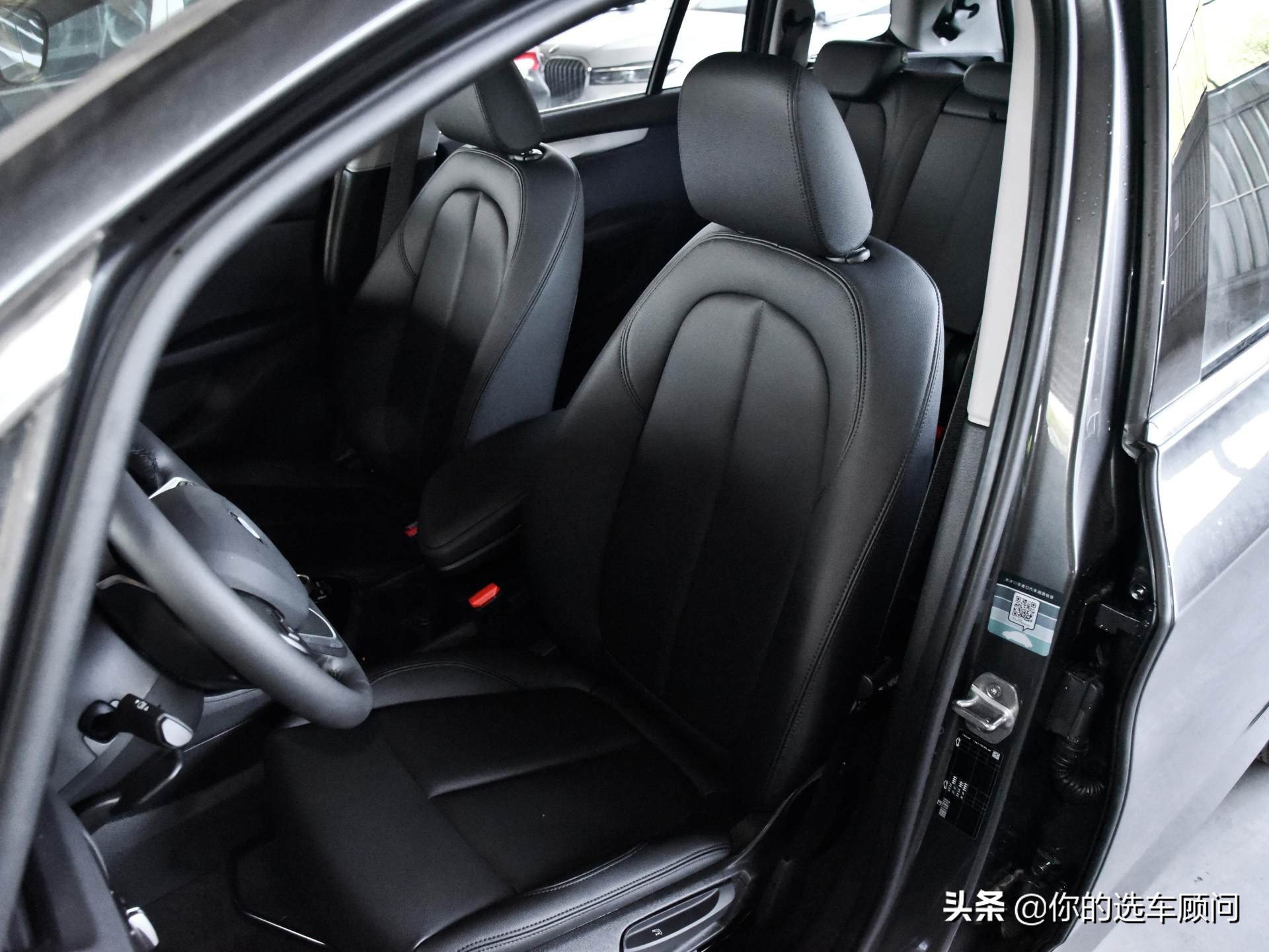 原装进口+大空间，低价宝马入门豪车，实拍宝马2系多功能旅行车