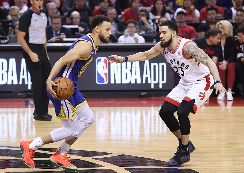 两悍将带伤请命出战G3！承认吧，勇士征服联盟的方式，不仅是实力