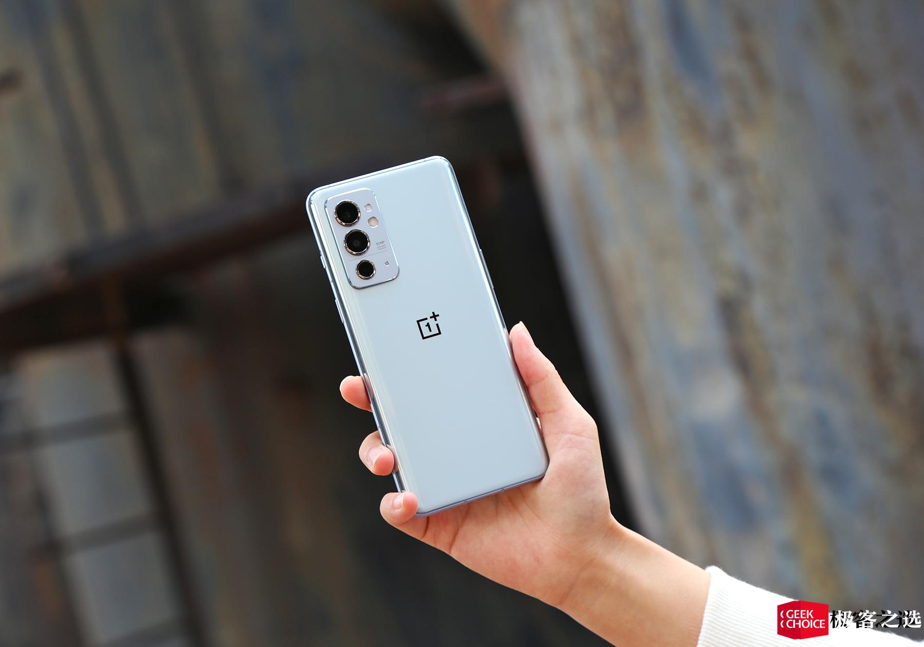 一加9RT体验:用上全新E4直屏和ColorOS12,直屏*党**的新选择?