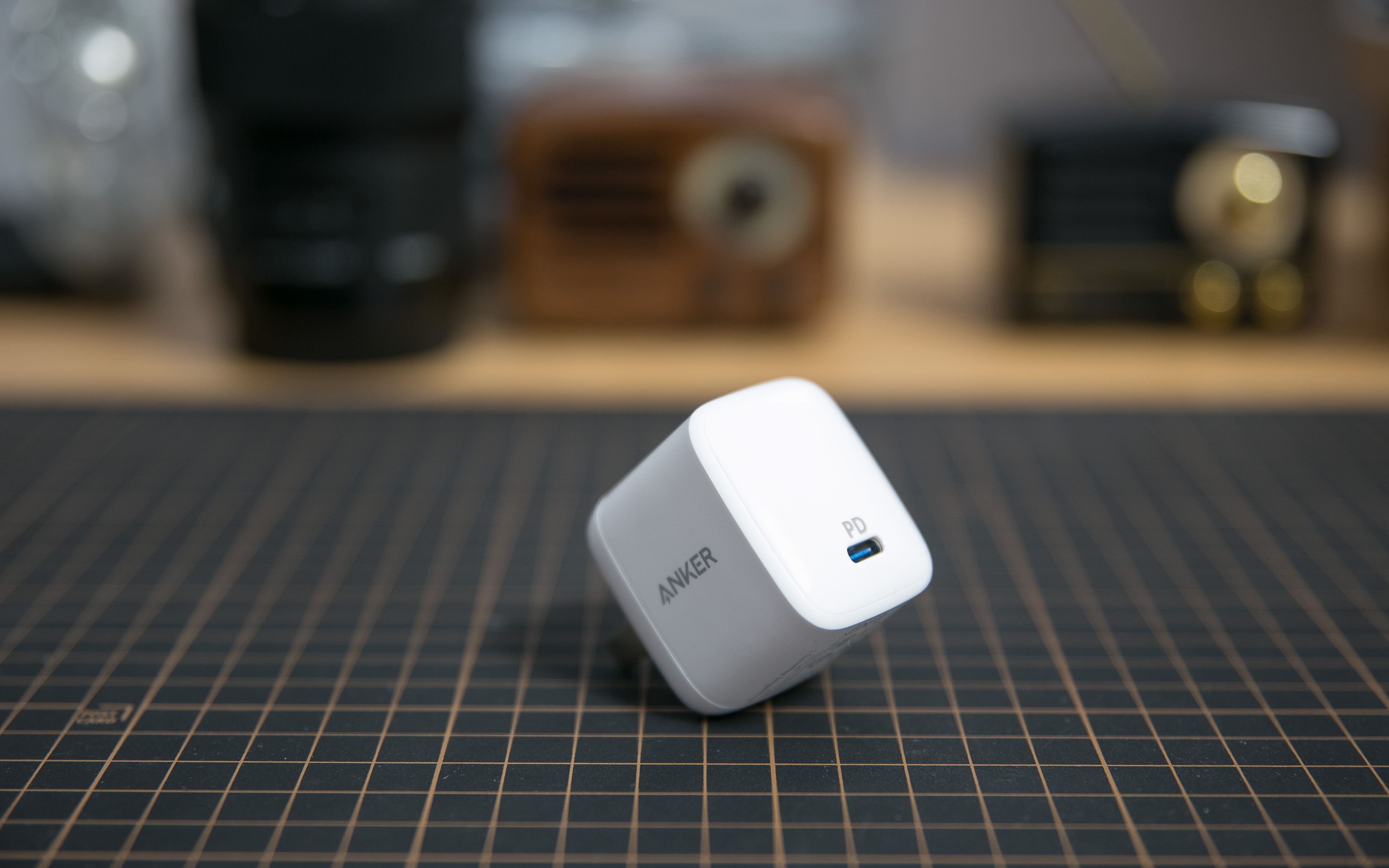 anker30w充电器对比苹果18w充电器,anker20w和苹果原装快充