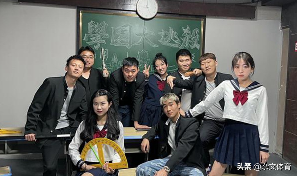 恒大天才扮演“不良少年”!携女友拍摄写真,被外媒疯狂夸赞