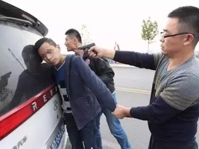 最新法律打辅警算不算袭警,今年国家出台的反腐政策力度