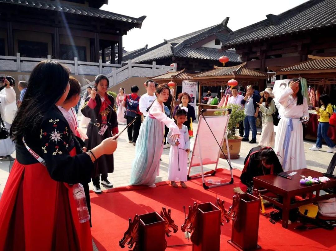 大喜汉服体验馆五一,杭州五一西湖汉服节