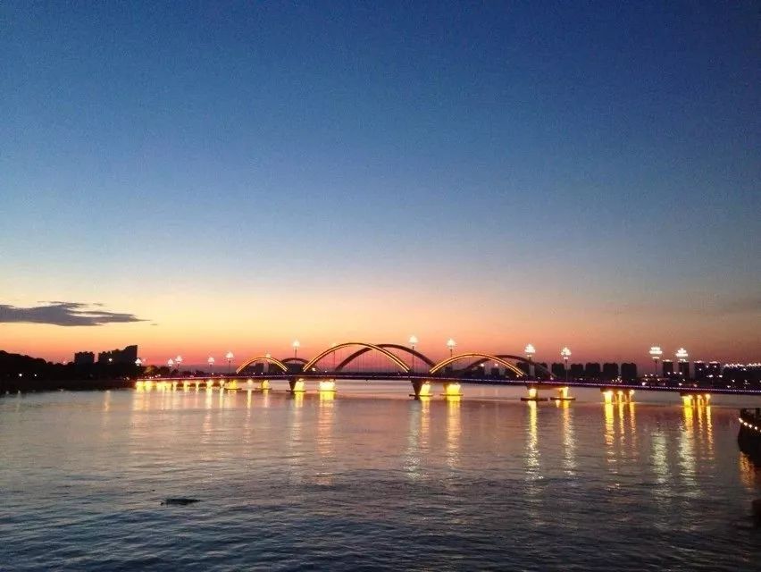 从未逃离,从未逃离过原生家庭