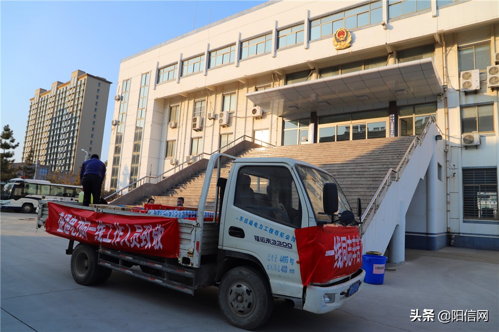 爱心捐助抗疫物资,爱心人士的捐助全民一心共抗疫情