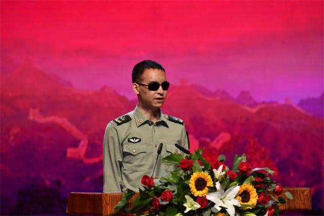 排雷英雄杜富国奖励了多少钱,排雷英雄杜富国现在的待遇如何