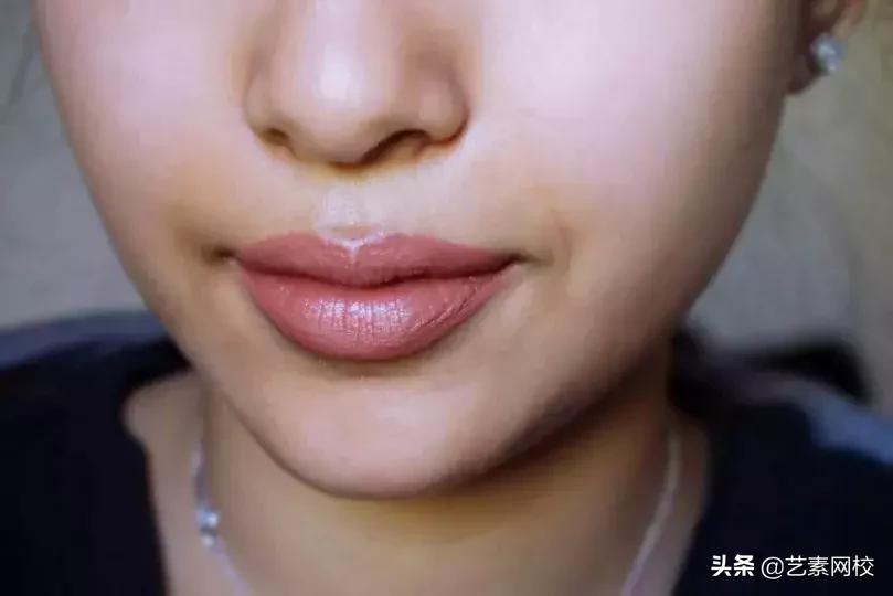 适合素颜涂不干的口红有哪些,适合纯素颜涂的口红