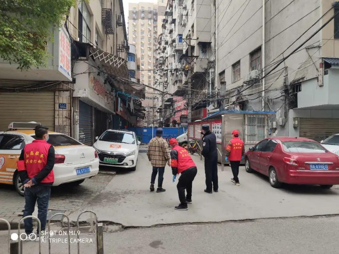 疫情中那些辛苦的人,疫情中还有哪些人员辛苦