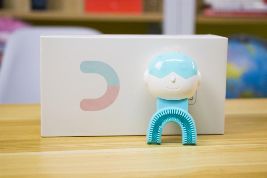 宝宝牙齿没长齐全用哪种牙刷,宝宝牙刷保护牙齿